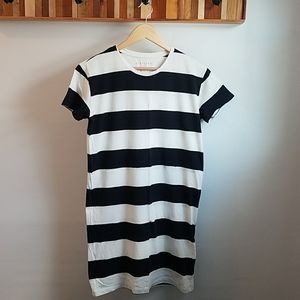 Everlane t-shirt dress